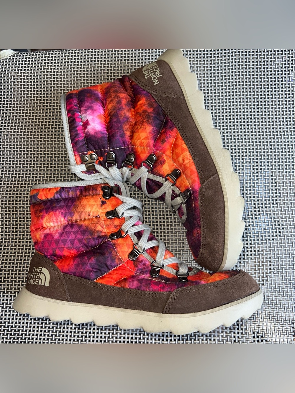 THE NORTH FACE WOMEN'S Size 6 THERMOBALL LACE BOOT